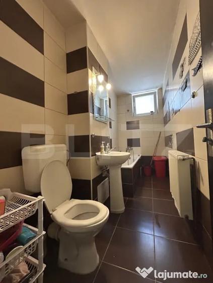 Apartament cu 3 camere decomandat în Central