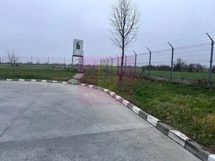 Teren de 13853 mp, în Domnești