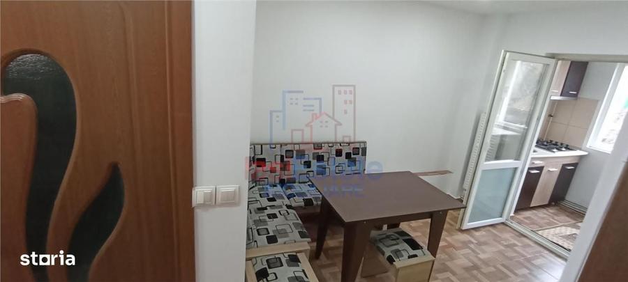 Garsonieră decomandată în Central