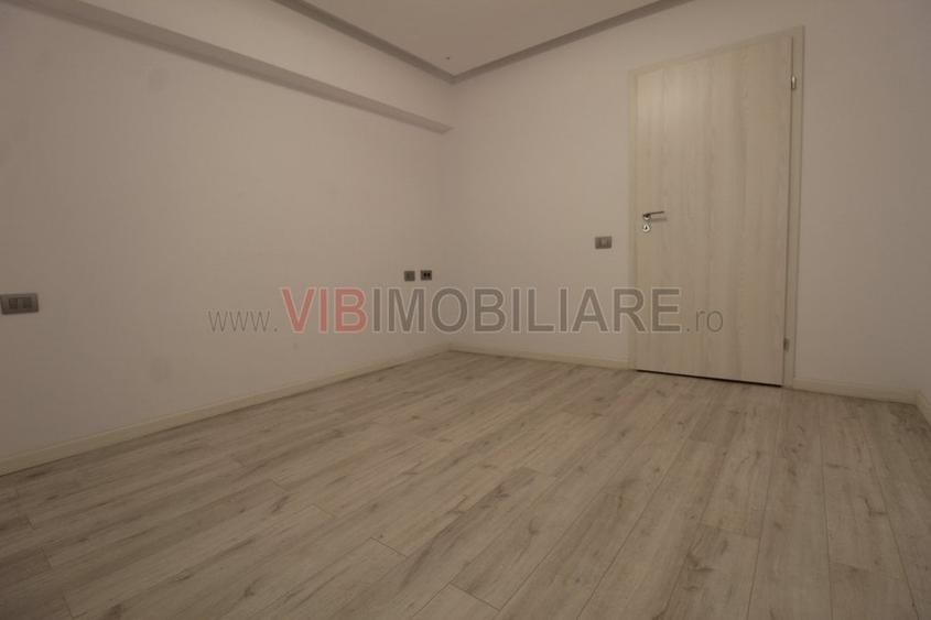 Apartament cu 3 camere decomandat, mobilat în Decebal