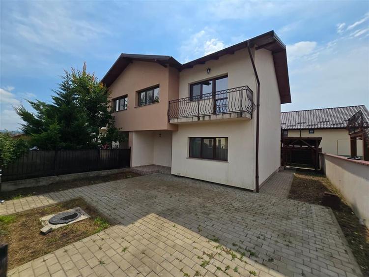 Duplex cu 4 camere cu Teren 250 Mp în Lunca Cetățuii