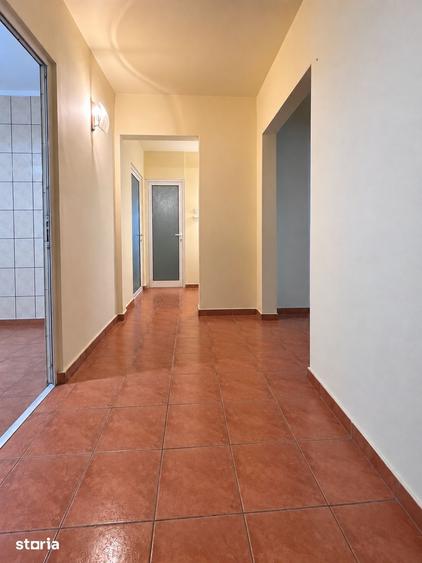 Apartament cu 4 camere în Est