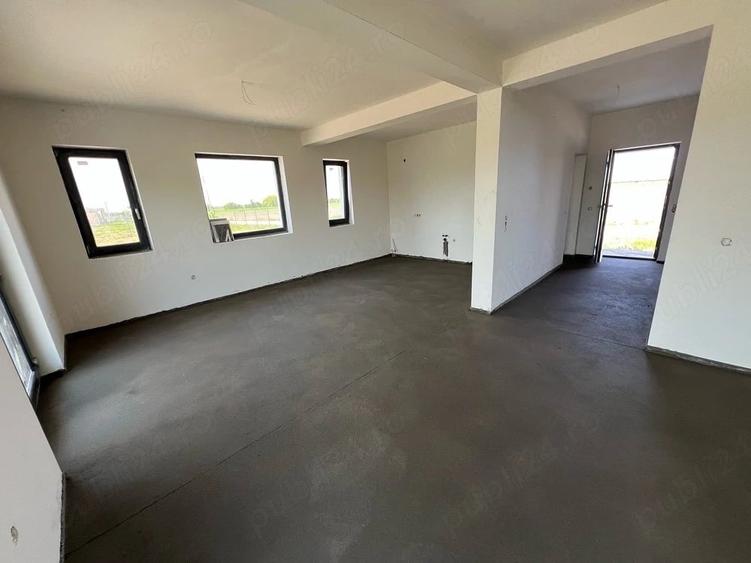 Casă cu 3 camere cu Teren 700 Mp în Vetiș