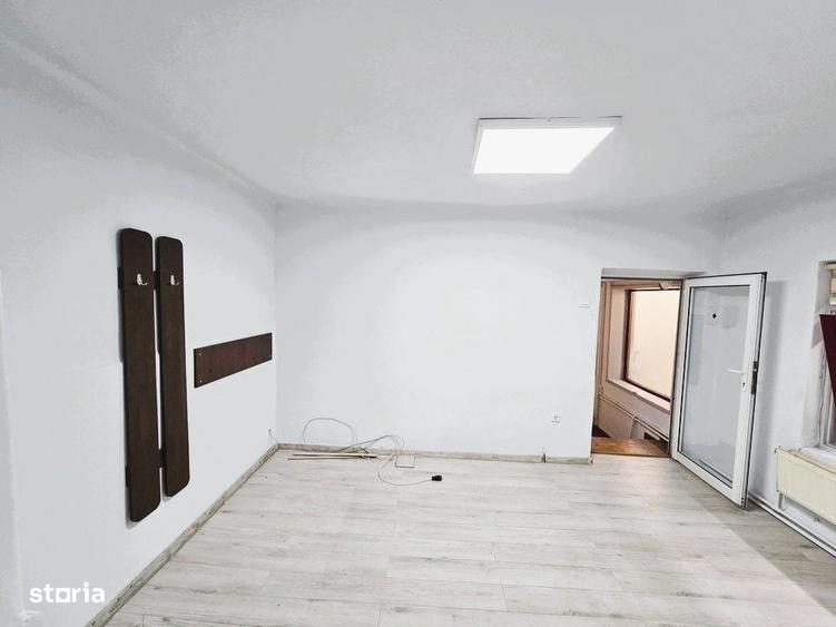 Spațiu comercial, de 277 mp, în Central