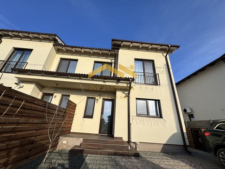 Duplex cu 4 camere cu Canalizare în Moșnița Veche