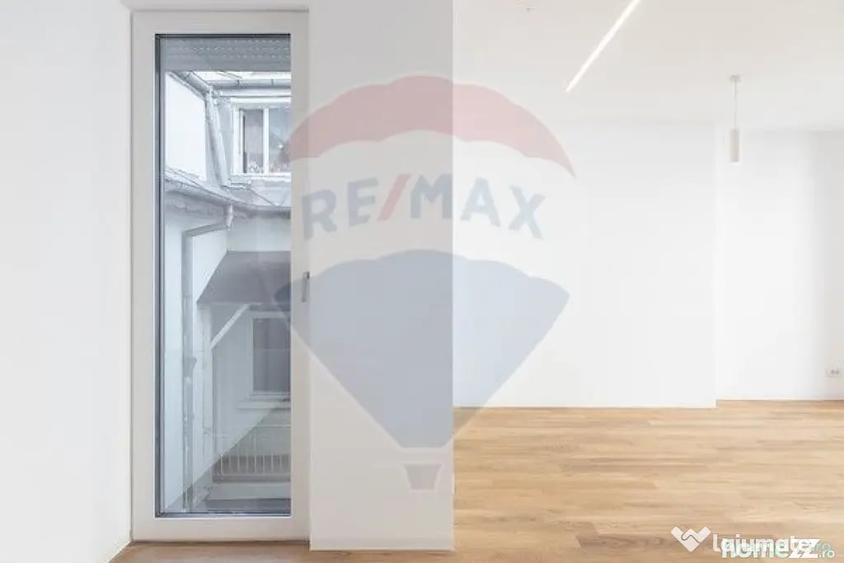 Apartament cu 4 camere decomandat în Națiunile Unite