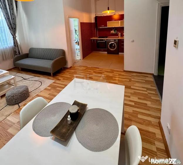 Apartament cu 3 camere semidecomandat în Vitan