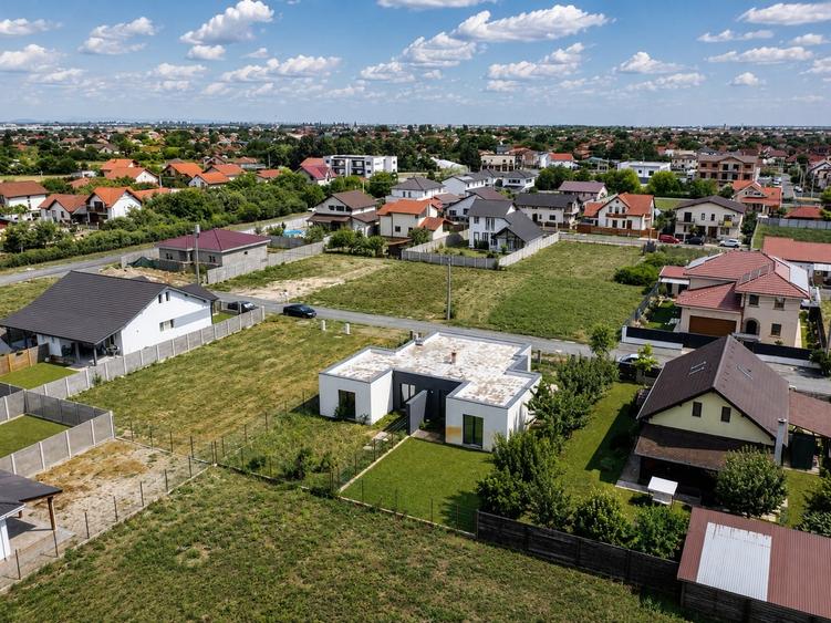 Duplex cu 3 camere cu Teren 320 Mp în Moșnița Veche