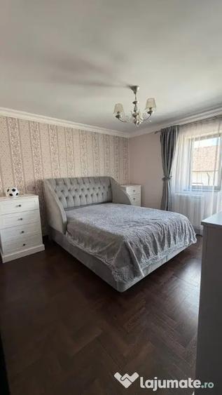 Casă cu 4 camere cu Teren 800 Mp în Central