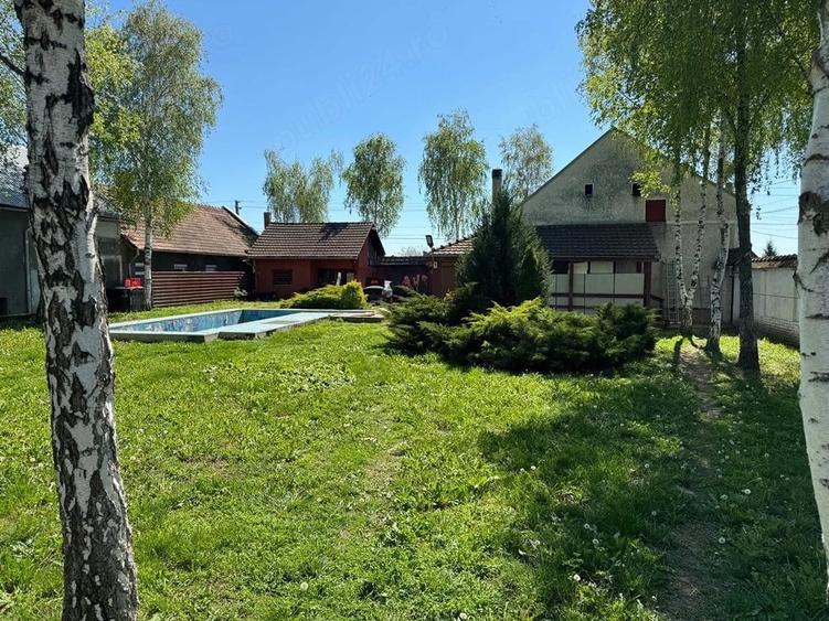 Casă cu Teren 1006 Mp în Diniaș