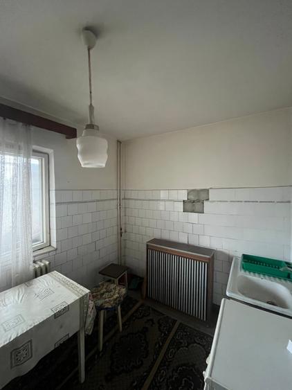 Apartament cu 3 camere decomandat în Canta