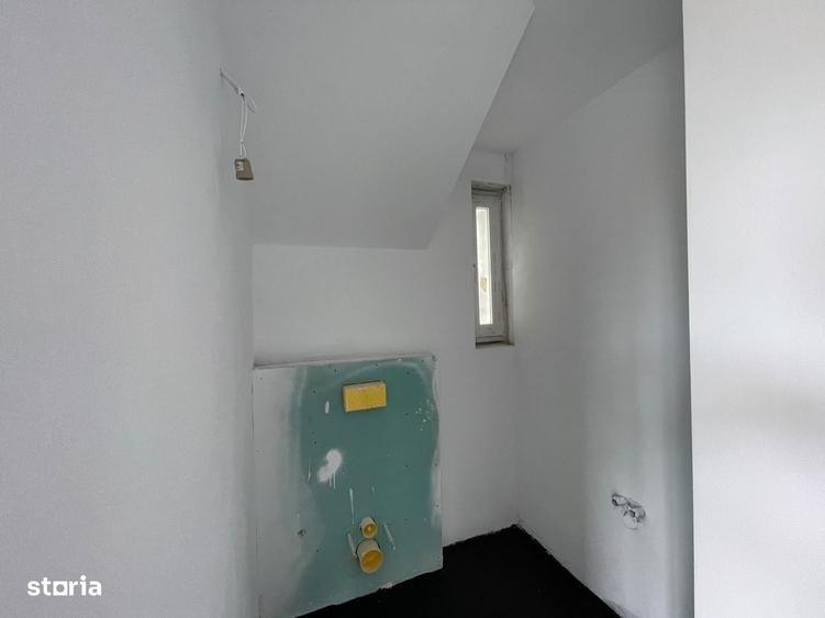 Casă cu 4 camere în Plopi