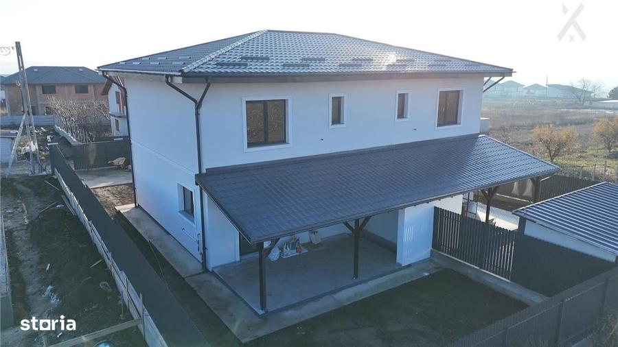 Casă cu 4 camere în Rediu
