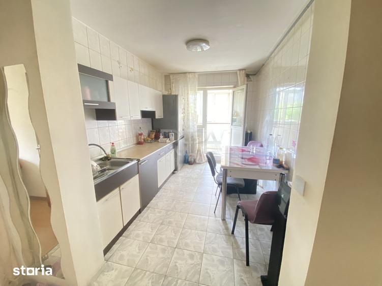 Apartament cu 4 camere semidecomandat, mobilat în Rahova