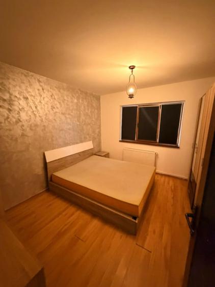 Apartament cu 2 camere decomandat în CET