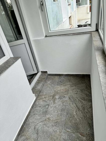 Apartament cu 2 camere semidecomandat în Craiovița Nouă