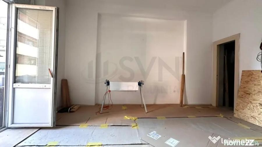 Apartament cu 5 camere semidecomandat în Universitate