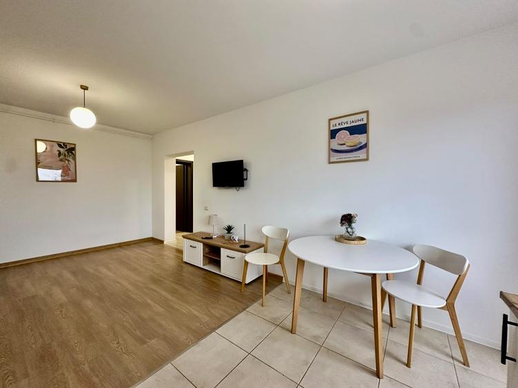 Apartament cu 2 camere decomandat în Sânpetru