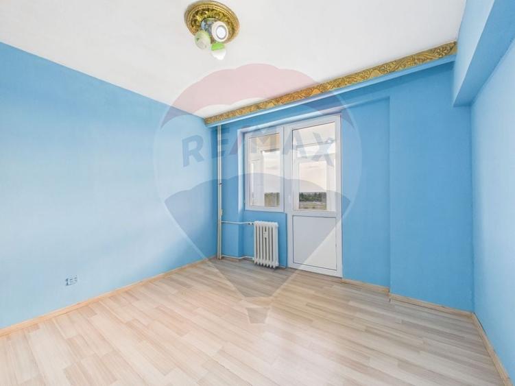 Apartament cu 3 camere decomandat în Giurgiului
