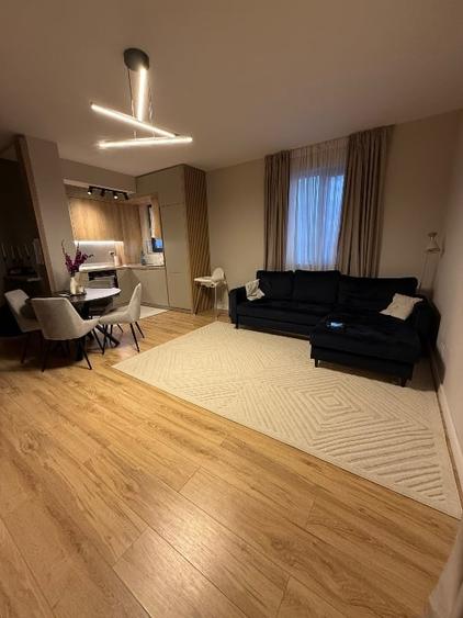 Apartament cu 3 camere decomandat, mobilat în Central
