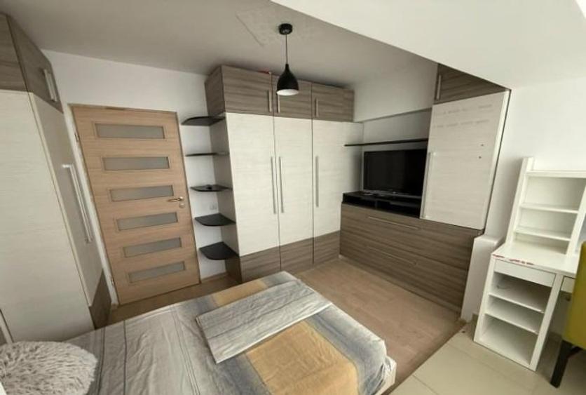 Apartament cu 3 camere decomandat în Dristor