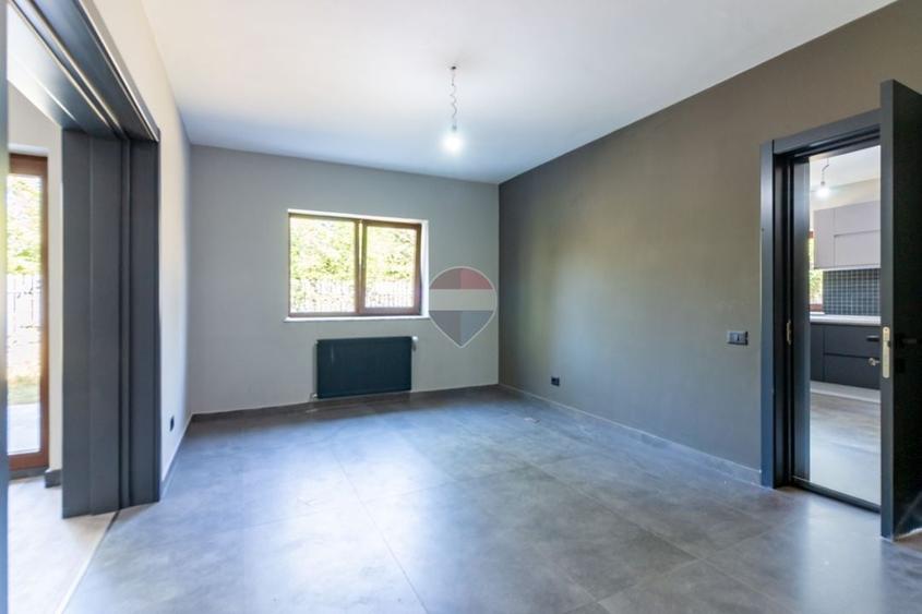 Casă individuală cu 5 camere cu Teren 599 Mp în Corbeanca