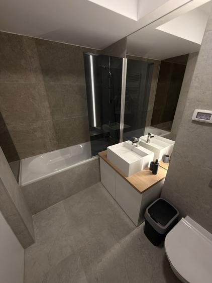 Apartament cu 2 camere decomandat, mobilat în Politehnica