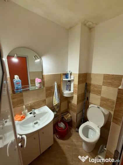 Apartament cu 3 camere decomandat, mobilat în Bogdan Vodă
