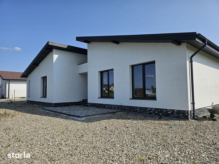 Casă cu 4 camere cu Teren 650 Mp în Cristian