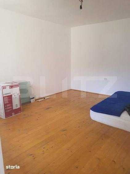 Casă cu 4 camere decomandat cu Teren 1000 Mp în Petrești