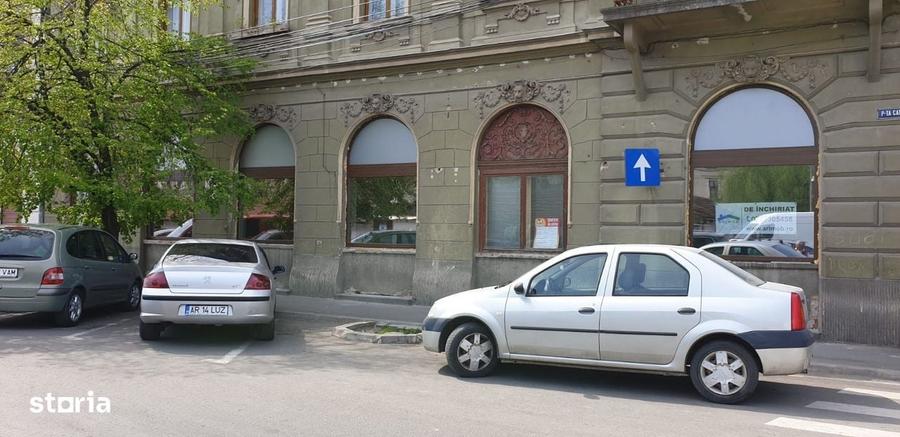 Spațiu comercial, de 250 mp, în Central