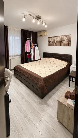 Apartament cu 3 camere decomandat în Aviației