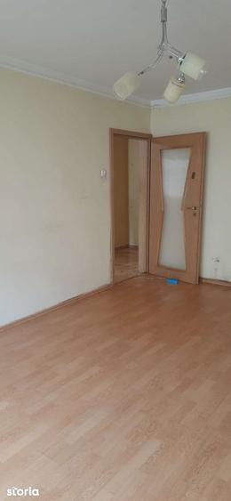 Apartament cu 2 camere în Decebal