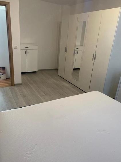 Apartament cu 3 camere decomandat în Dumbrăvița
