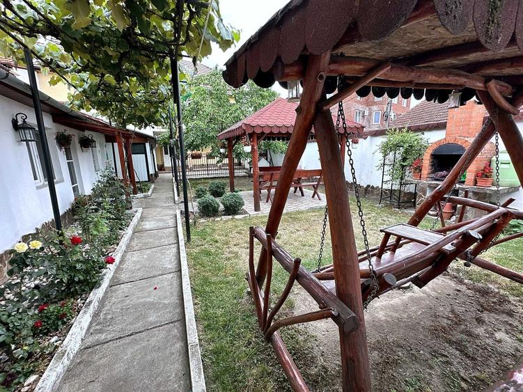 Casă cu 4 camere în Ultracentral