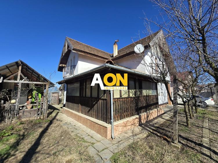 Casă individuală cu 3 camere cu Canalizare în Micești