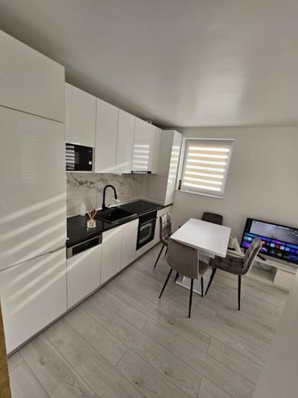 Apartament cu 2 camere semidecomandat în Grigorescu