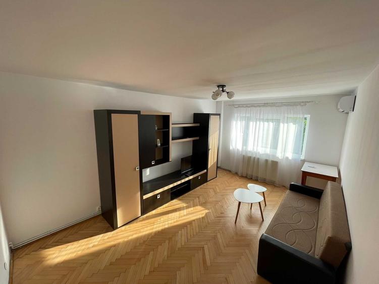 Apartament cu 2 camere decomandat în Dosu Bricii