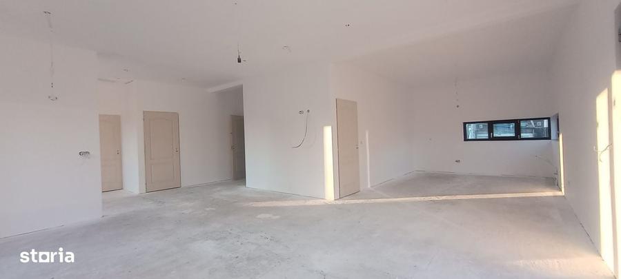 Casă cu 3 camere în Zimandcuz