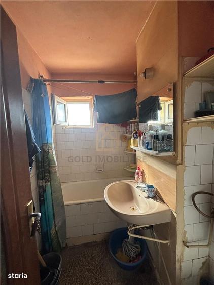 Apartament cu 3 camere decomandat în Decebal