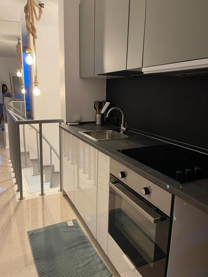 Apartament cu 4 camere decomandat, mobilat în Polonă