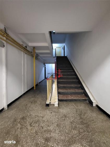 Apartament cu 3 camere decomandat în Titan