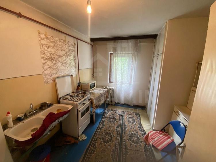 Apartament cu 2 camere semidecomandat în Rovine