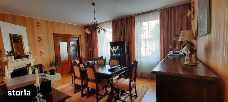 Casă cu 8 camere cu Teren 1000 Mp în Trei Stejari
