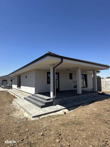 Casă cu 4 camere cu Teren 500 Mp în Sântandrei