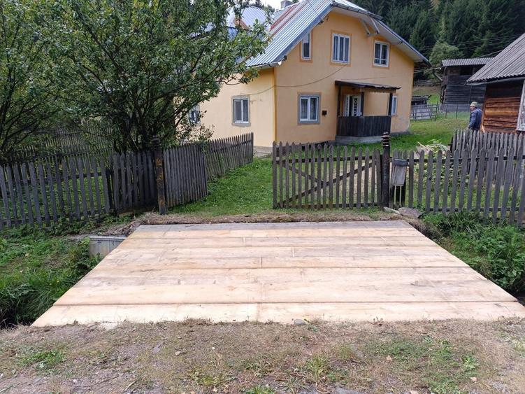 Casă cu 4 camere în Dorna-Arini