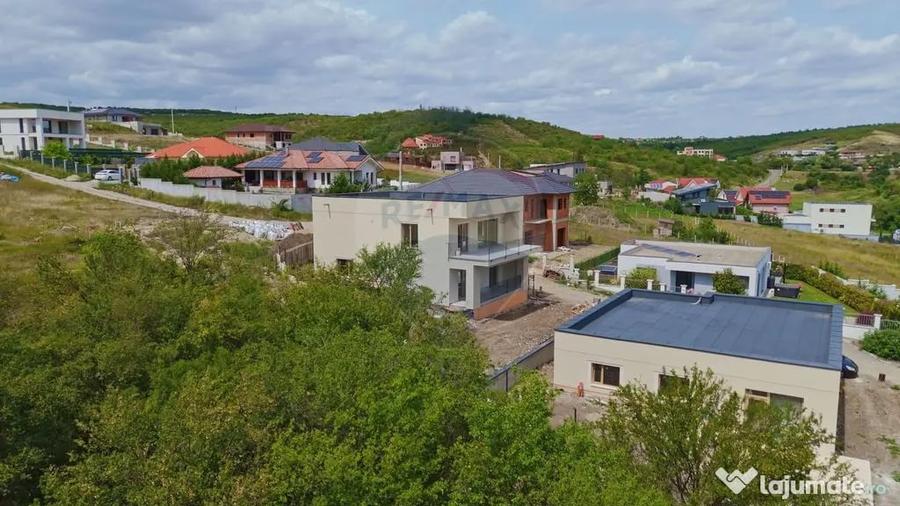 Casă cu 5 camere cu Teren 435 Mp în Săldăbagiu de Munte