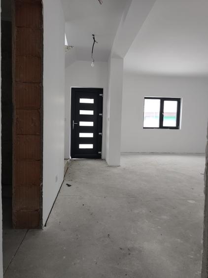 Casă individuală cu 5 camere cu Canalizare în Bolintin-Vale