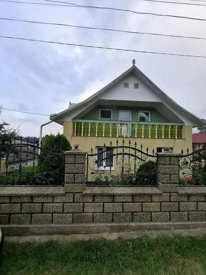 Casă cu 3 camere în Mândrești (Vlădeni)