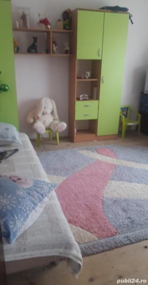 Casă cu 5 camere în Stănești